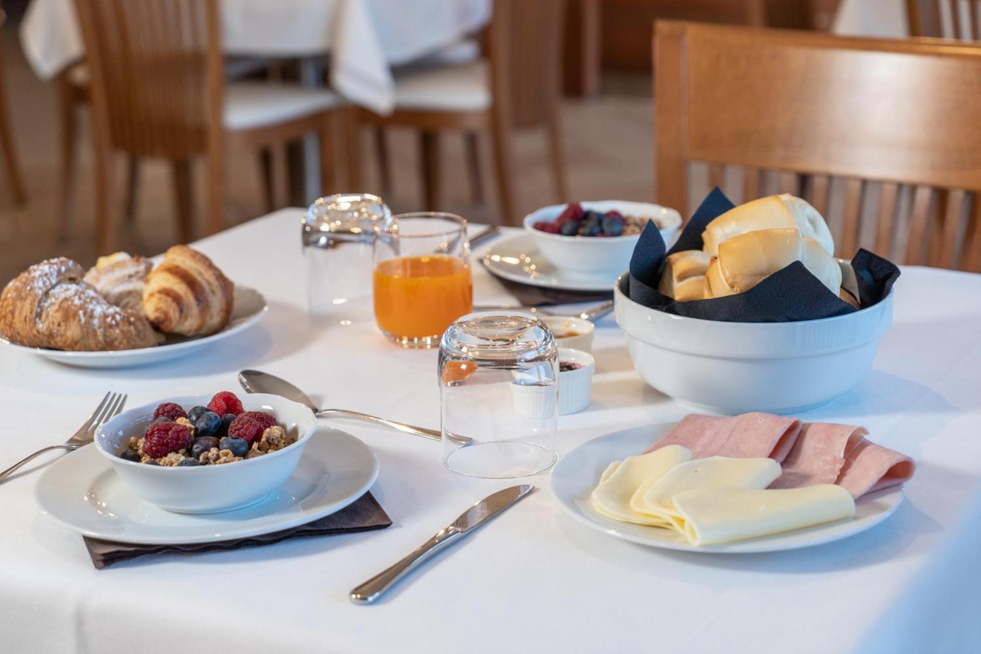 Hotel Canova Sport & Relax Granigo Екстериор снимка